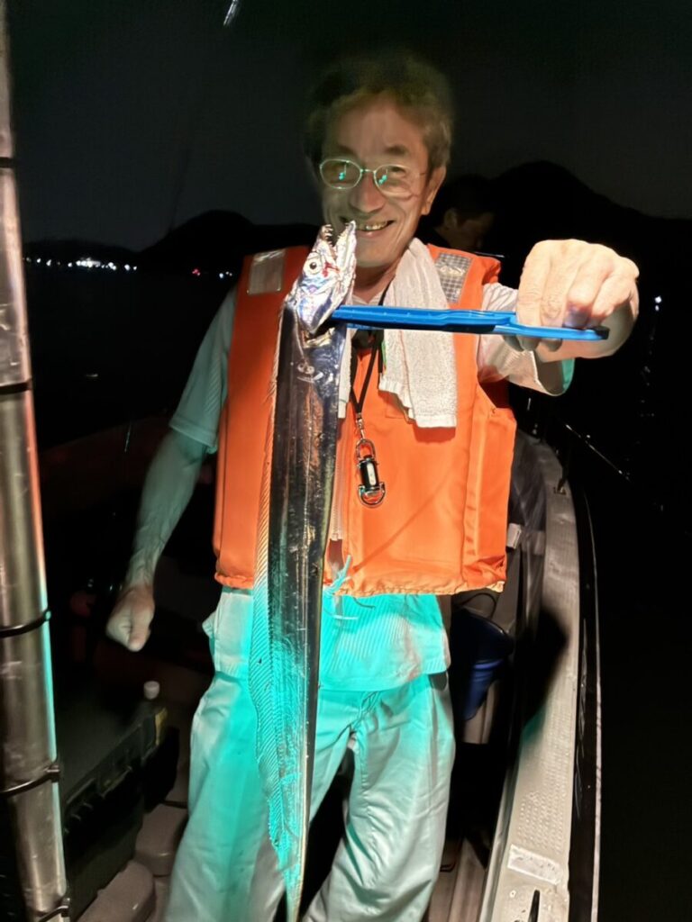 太刀魚、大漁！会社のボートで夜釣りへ